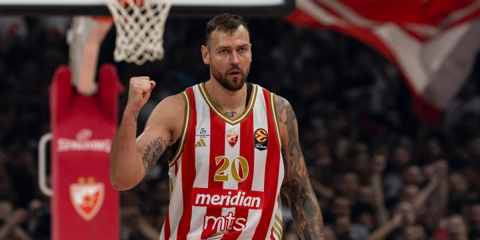 Sačekuša za Litvanca: Motiejunas završio mokar do kože nakon produžetka ugovora (VIDEO)