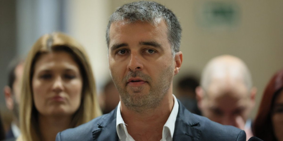 Savo Manojlović definitivno prodao studente: Borba za fotelju mu ipak bitnija (VIDEO)