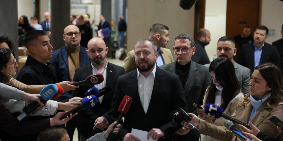 ''Nesposobni i puni sujete'' - Mirković: Opozicija se nije pojavila na sednici koju je tražila