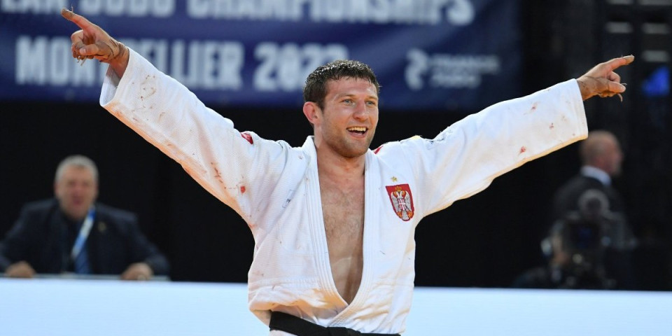 Herojski čin Nemanje Majdova: Sa jednom rukom u teškim bolovima osvojio medalju za Srbiju (FOTO/VIDEO)