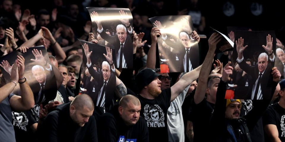 Neverovatne scene: Biznismen napustio Partizan zbog Žoca, pa delio majice sa njegovim likom u Areni
