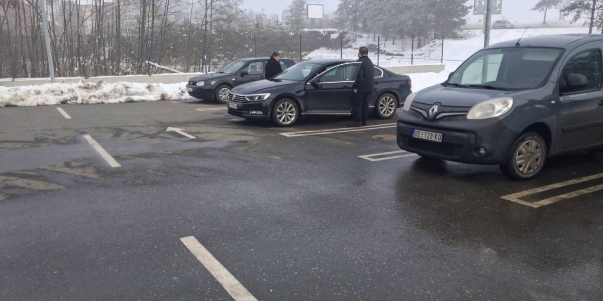 Bili su mirni, nisu se plašili ljudi: Prizor ispred prodavnice šokirao prolaznike