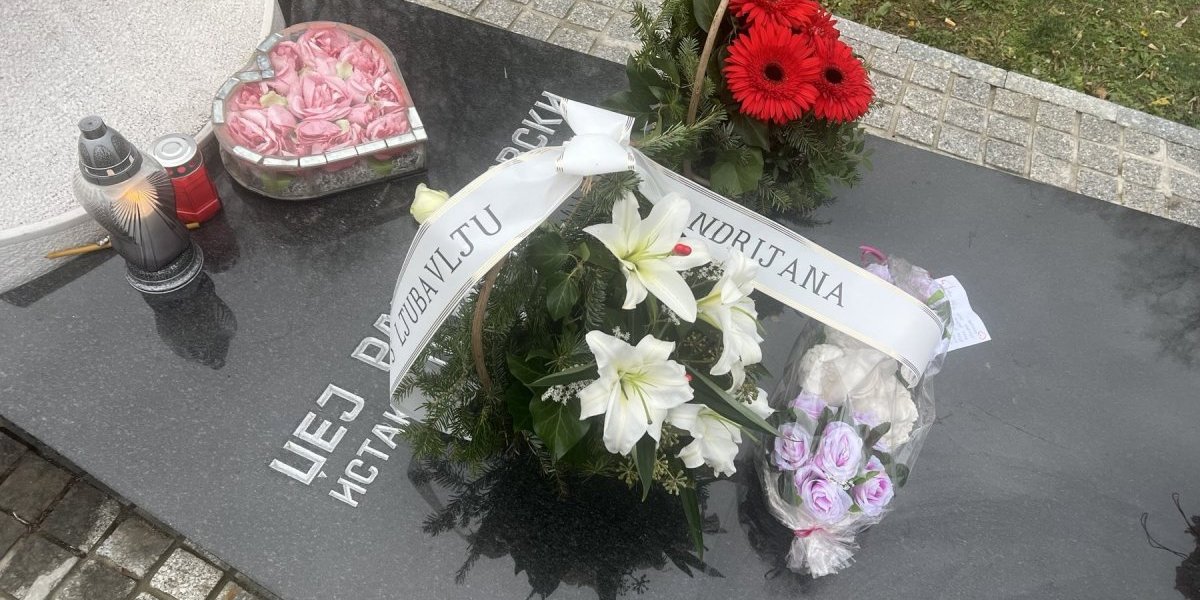 Grob Džeja Ramadanovskog