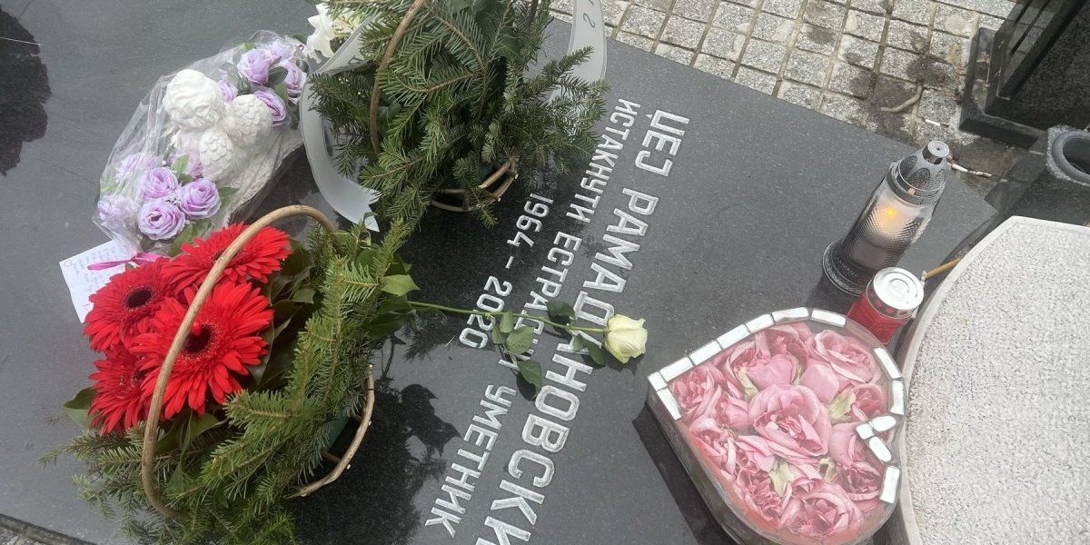 Grob Džeja Ramadanovskog