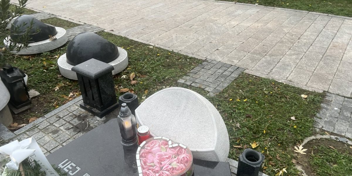 Grob Džeja Ramadanovskog