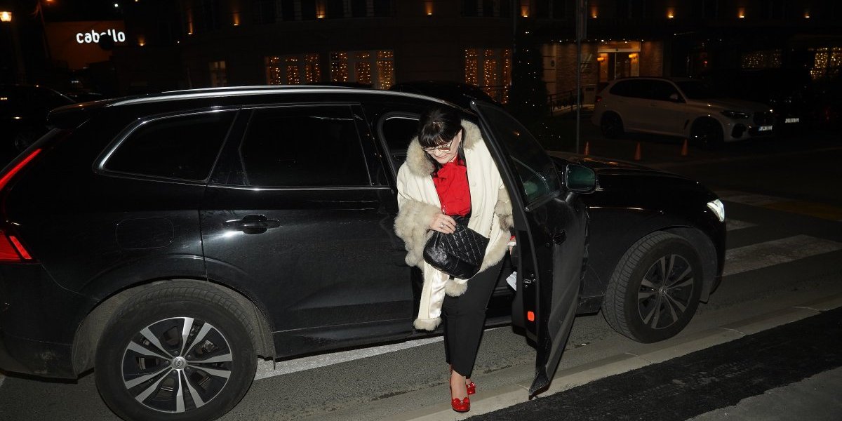 Majmun izvršio samoubistvo zbog naše pevačice: Napio se kiseline iz akumulatora