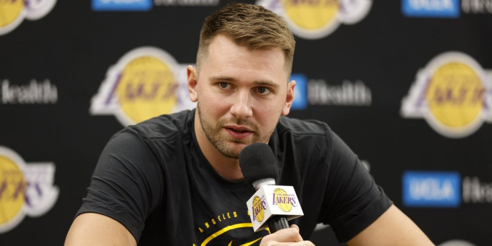 Folker zgrnuo masne pare kod Luke Dončića: "Trebalo je da pevam sat i po, ali se odužilo"