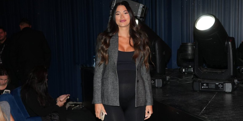 Porodila se pevačica koju su povezivali sa Duškom Tošićem: Ćerki dala nesvakidašnje ime