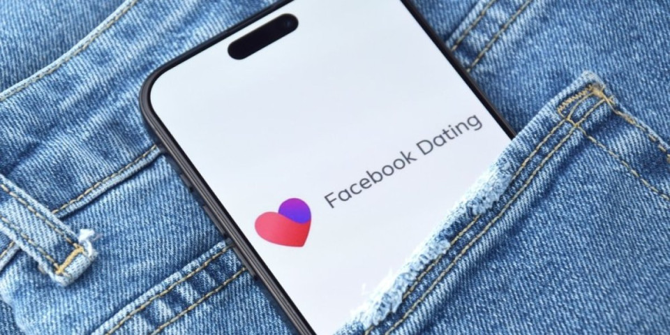 Fejsbuk Dejting hit među starijima: Za mlađe je pravi pustoš - mečeva ni za lek