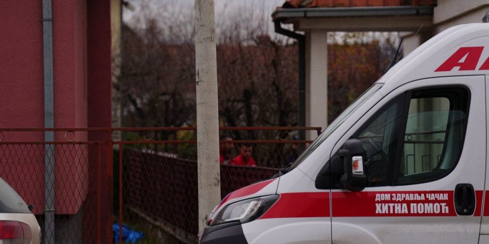 Dvojica muškaraca i žena pronađeni mrtvi u porodičnoj kući: Detalji horora u Čačku