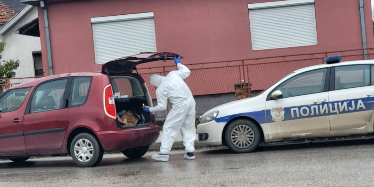 Tu je i nož?! Tela majke, oca i sina pronađena u porodičnoj kući u Čačku (FOTO/VIDEO)