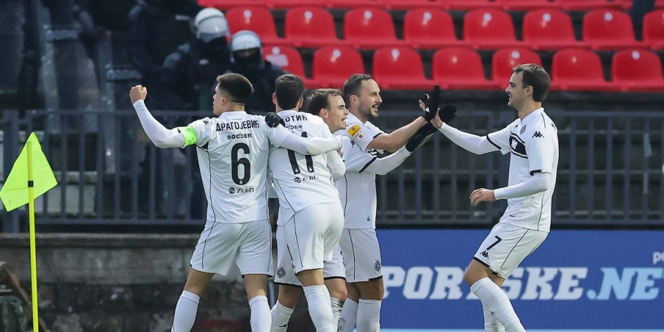 Partizanovi klinci prkose problemima: Promena trenera, rat uprave, a oni grabe ka tituli