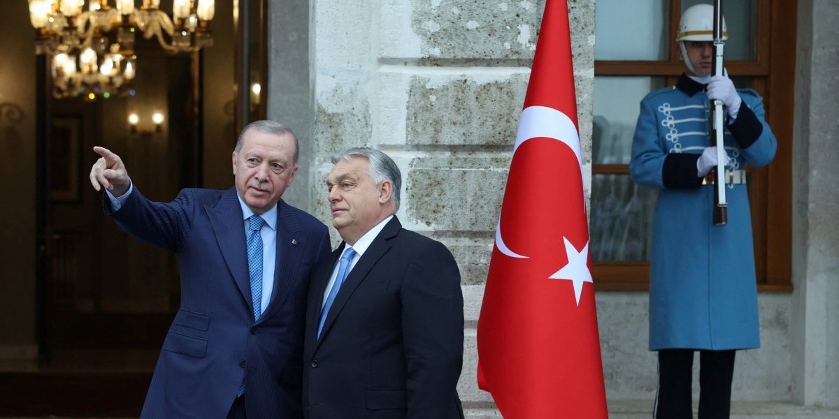 Orban opet pobedio: Dok Zapad sebe uskraćuje za naftu, on nastavlja da doprema i to preko ove države