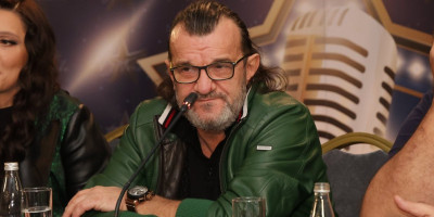 "Neće pevaljke da zarađuju na meni": Aca Lukas obrisao duet s ovom koleginicom