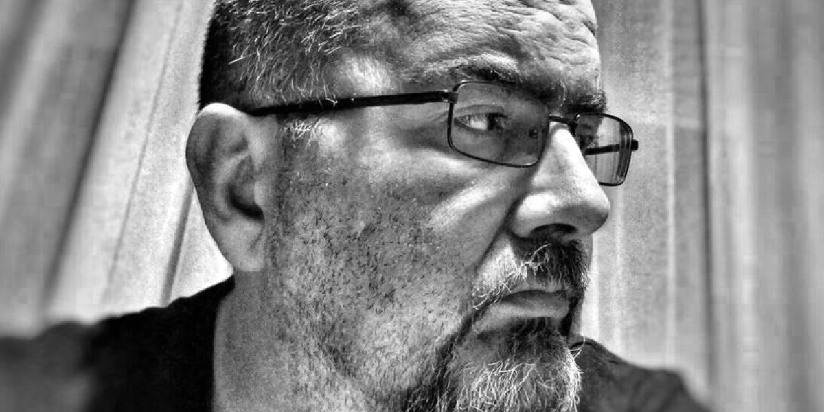 Tužne vesti: Preminuo srpski pisac i novinar Aleksandar Bećić