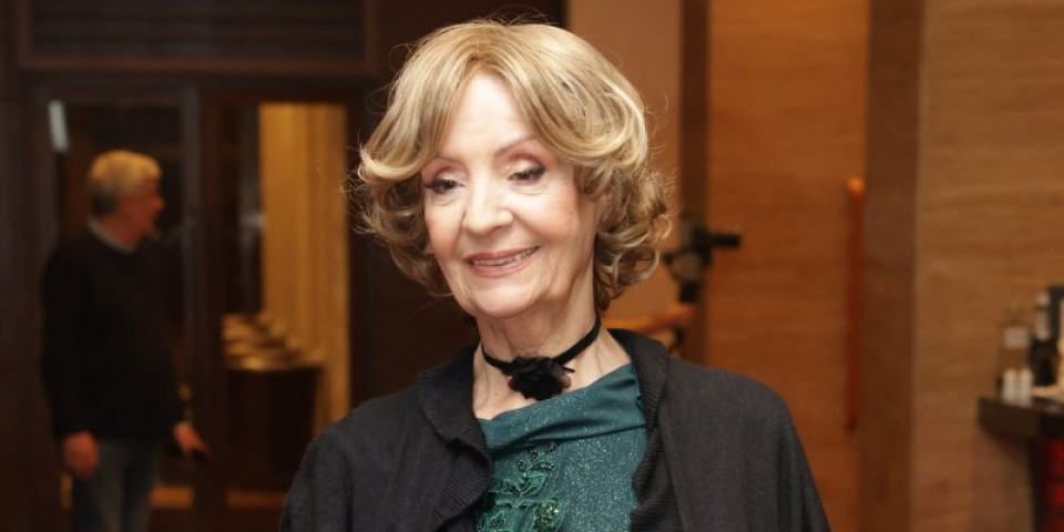 Lepa Lukić prekinula nastup: Pevačica pobesnela zbog bezobrazluka - Jednu stvar zabranila