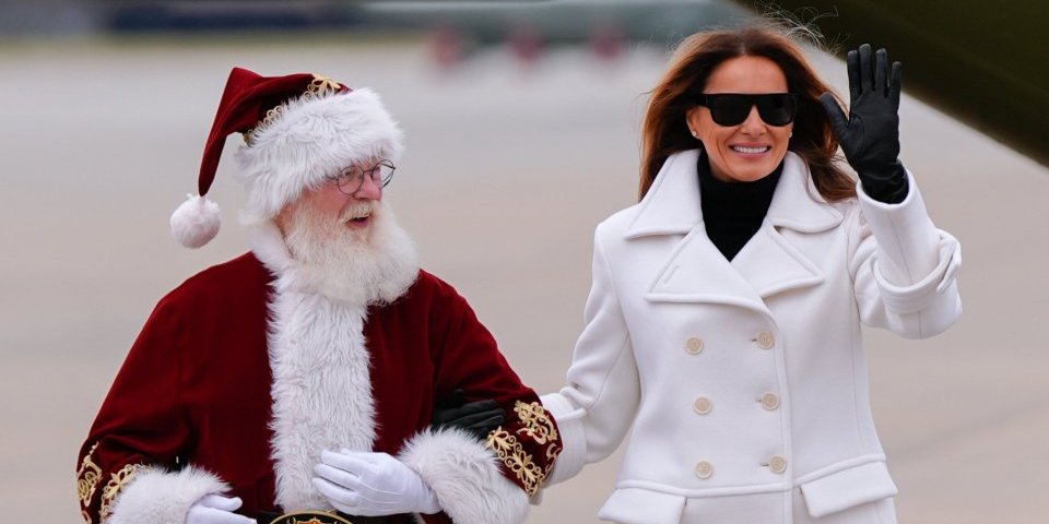 Melanija Tramp blista: Kaput koji je oduševio žene, a na nogama štikle ubice (FOTO)