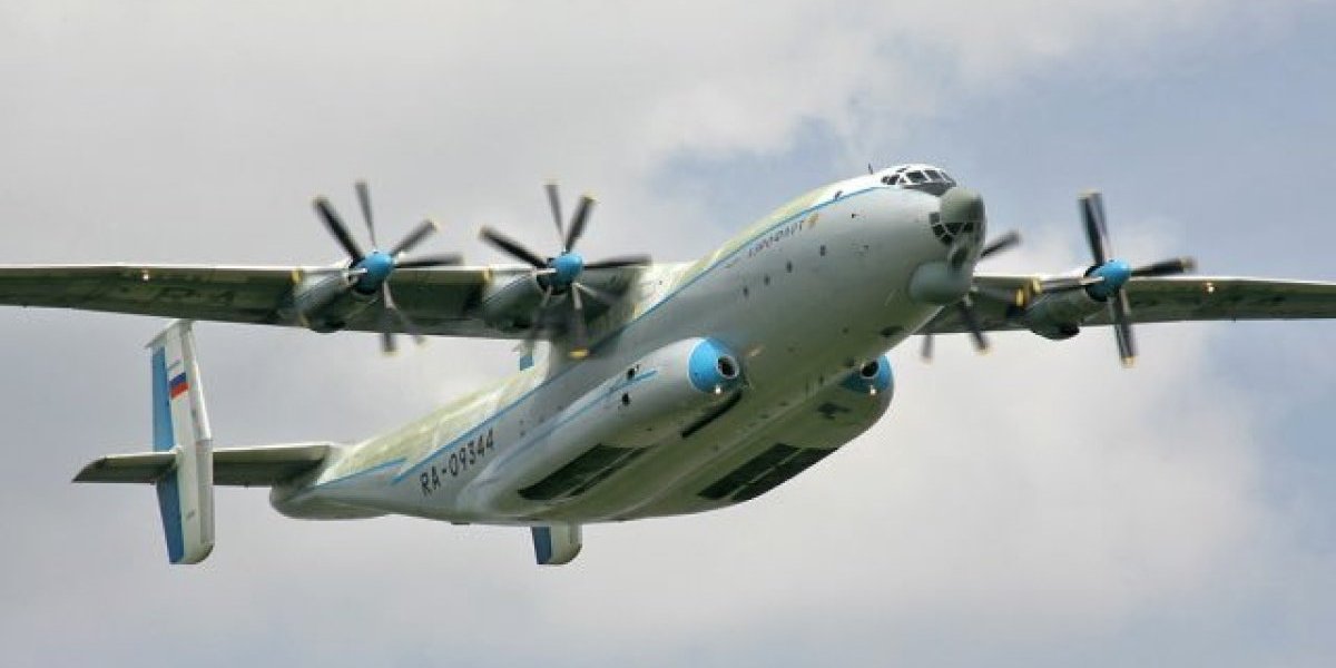 Tragedija kod Moskve: Srušio se ruski avion sa sedam članova posade - Delovi rasuti po vodi