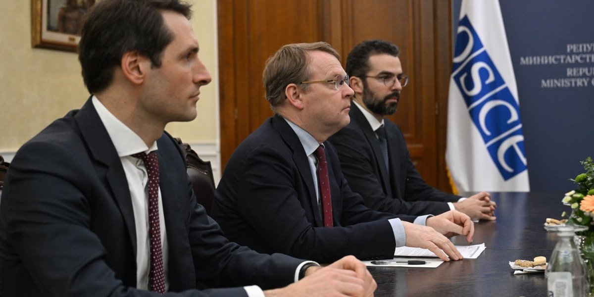 Marko Đurić sastao se danas sa visokim komesarom za nacionalne manjine Organizacije za evropsku bezbednost i saradnju (OEBS) Kristofom Kampom.