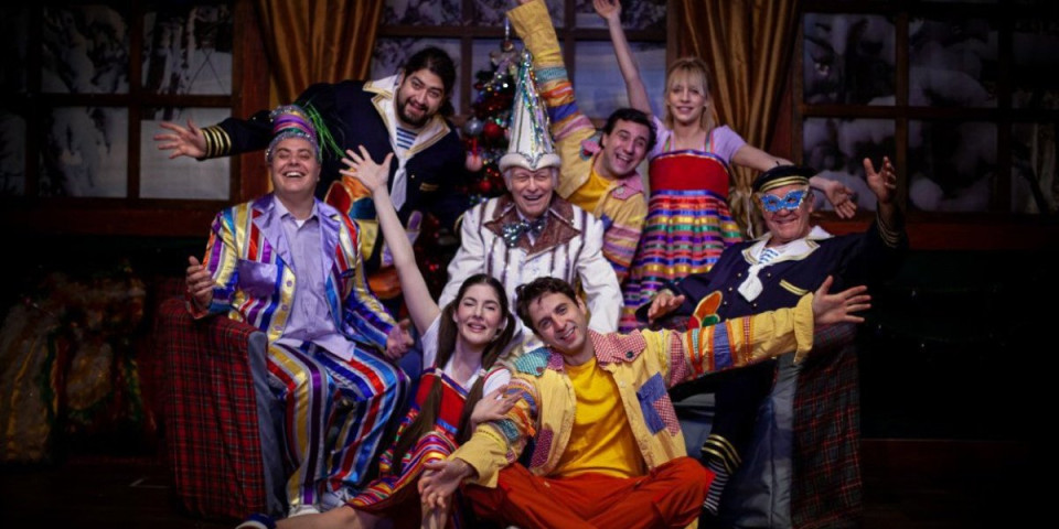 Novogodišnja predstava "Snežna bajka" u pozorištu Puž