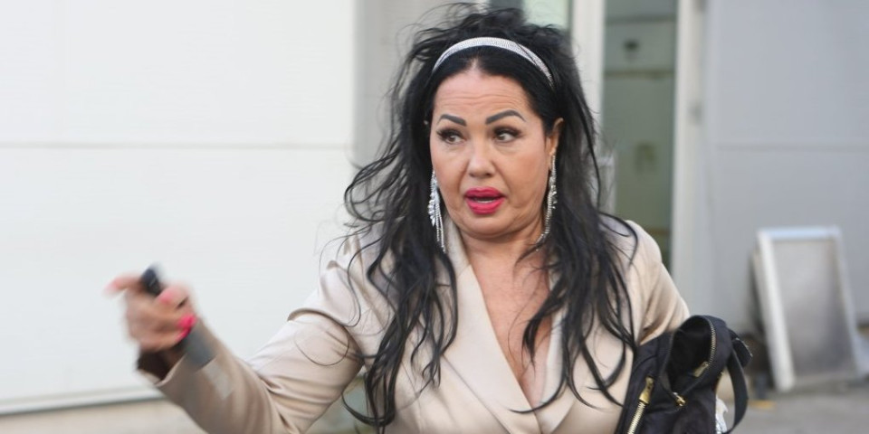 "Ko raščerupana kokoška": Zlata Petrović u svađi sa frizerom?