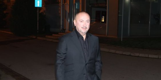 Đanija u alkoholisanom stanju zadržali na aerodromu - Pevač pravio cirkus (VIDEO)