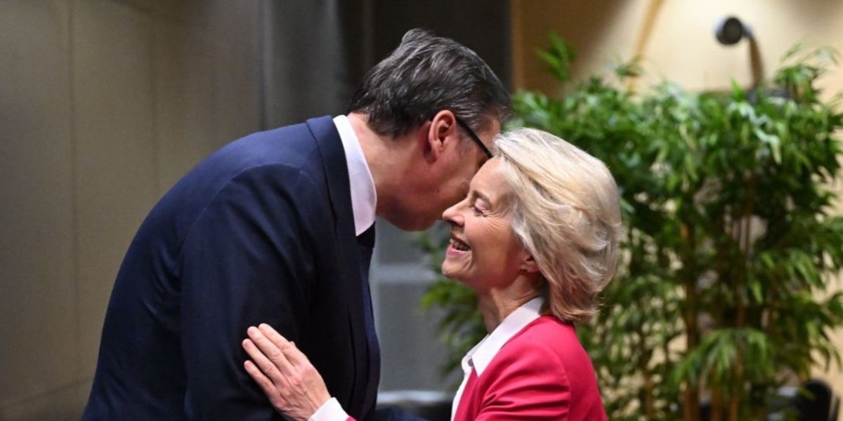 Predsednik Republike Srbije Aleksandar Vučić prisustvovao je večeri u Briselu koju je organizovala predsednica Evropske komisije Ursula fon der Lajen sa predsednikom Evropskog saveta Antoniom Koštom.