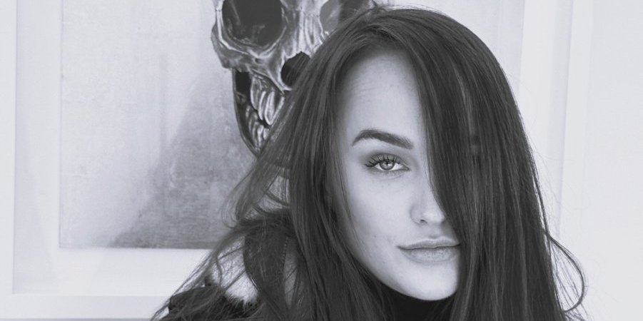 Poznata pevačica (26) poginula u saobraćajnoj nesreći