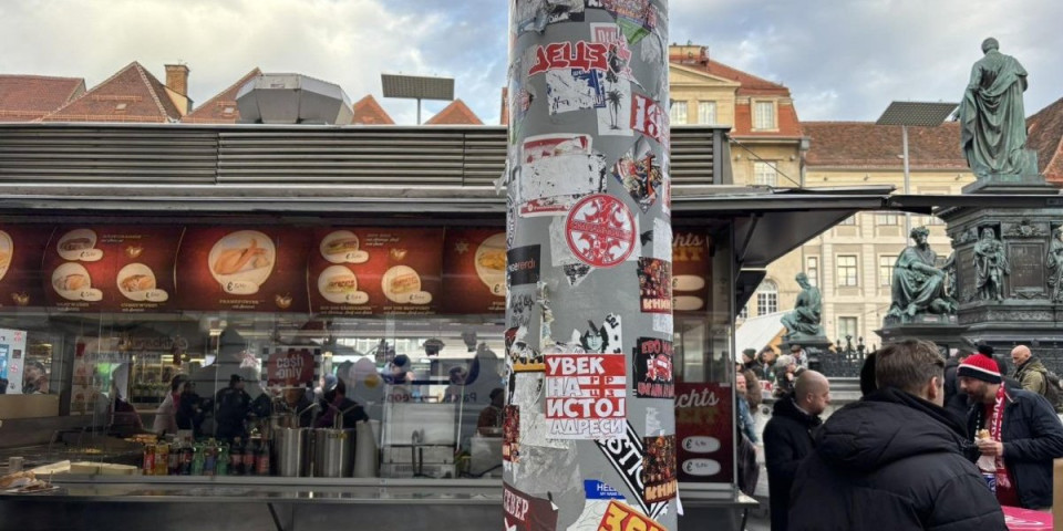 Navijači Zvezde okupirali centar grada: Dobro poznate nalepnice i sjajna atmosfera u Gracu (FOTO/VIDEO)