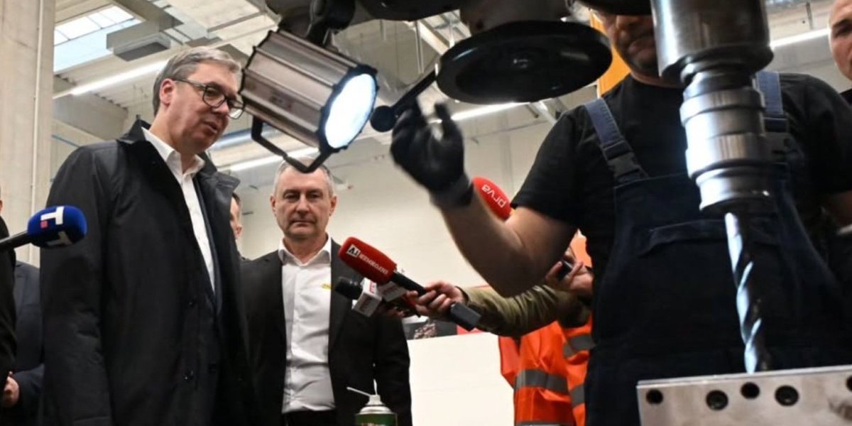 "Obezbeđujemo poslove i bolji život za porodice": Vučić poslao važnu poruku iz fabrike u Nišu