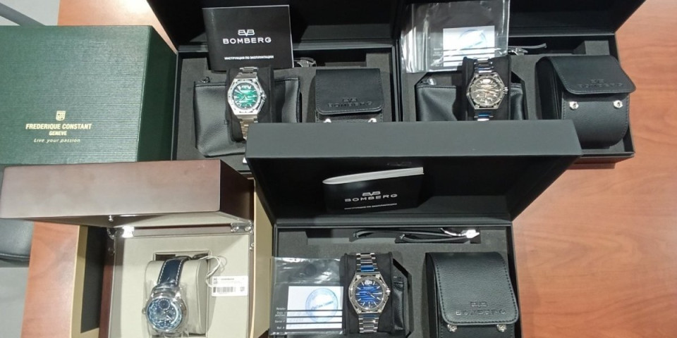 Zaplena od skoro 100 hiljada evra: ''Popadali'' na aerodromu sa luks satovima (FOTO)