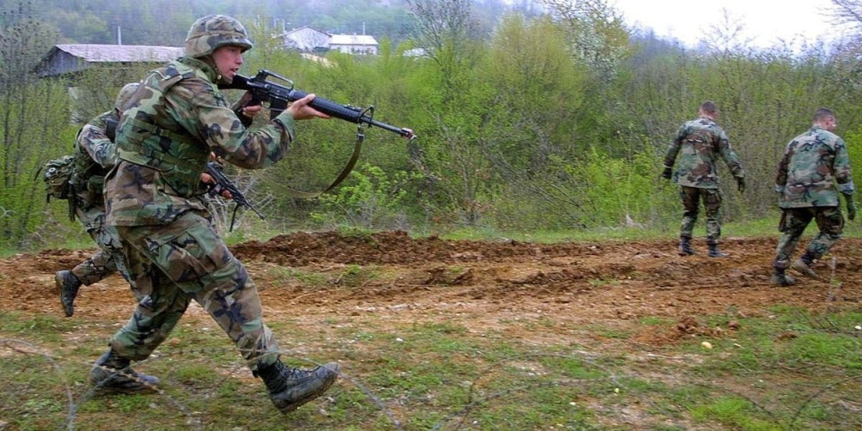 Sulude pare za oružje zbog "srbofobije": Hrvati se naoružavaju do zuba - stručnjaci do detalja analizirali opasnost