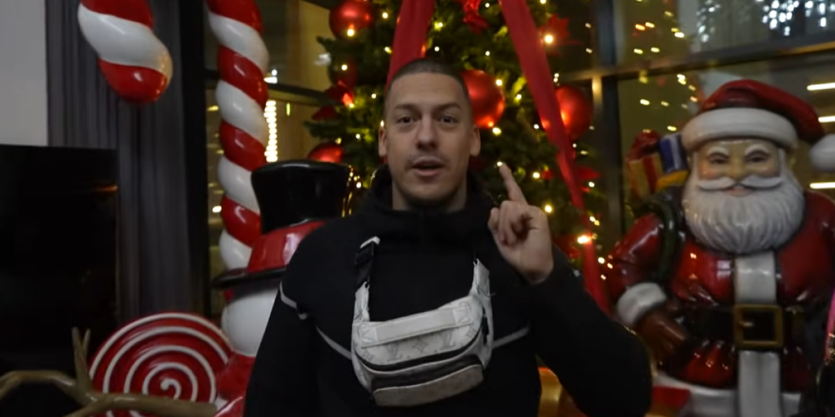 Vrtoglava cifra: Baka Prase okitio stan za 50.000 evra - Jelka ima skoro pet metara (FOTO)