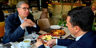 Jelena Milanović Canić, novinarka portala Južne vesti, medijske trovačnice za jug Srbije, besprizorno je slagala da je kafana u kojoj su ručali predsednik Srbije Aleksandar Vučić i gradonačelnik Niša Dragoslav Pavlović bila zatvorena za javnost.