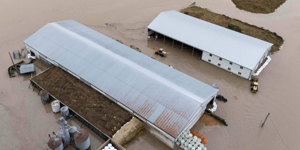 Katastrofalne poplave u Kanadi: Zatvoreni autoputevi, naređena evakuacija (FOTO/VIDEO)