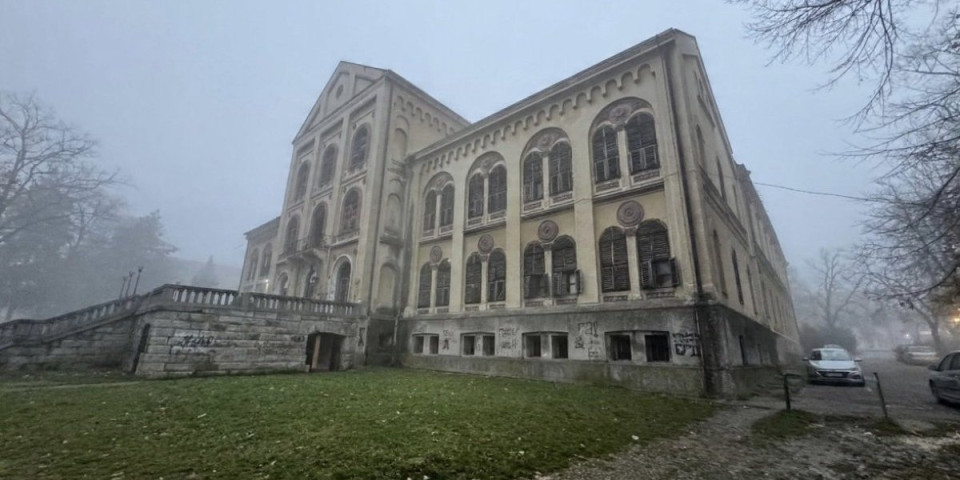 Nikola Selaković u Aranđelovcu: Podrška obnovi Simbola grada - Staro zdanje (FOTO)