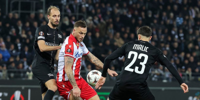 Povređeni Arnautović ponizio Bosanca i Hrvata (VIDEO)