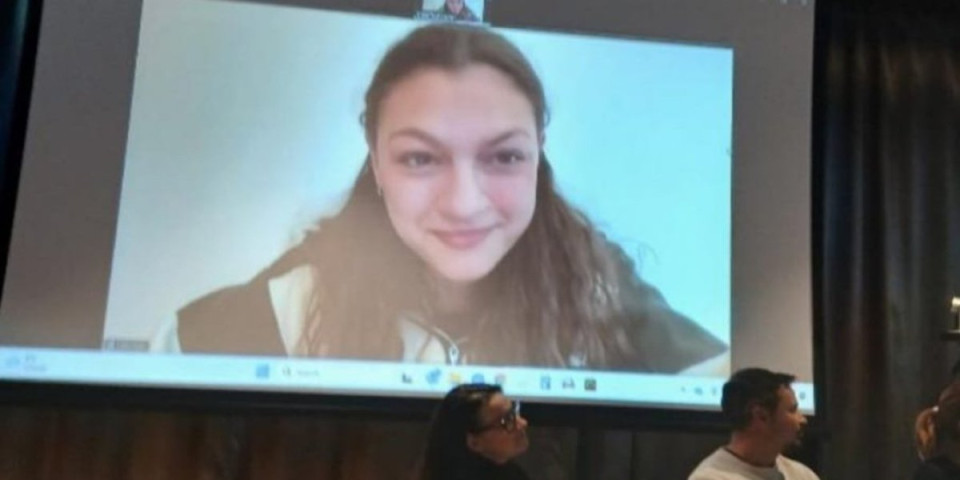 Ko bi rekao da su tamo otišli? Profesori blokaderi i Mila Pajić kuju planove u srcu Hrvatske (FOTO)