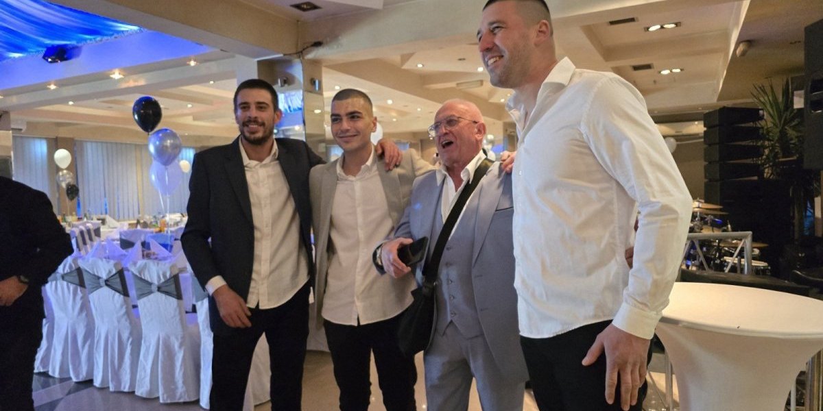 Era Ojdanić sa porodicom