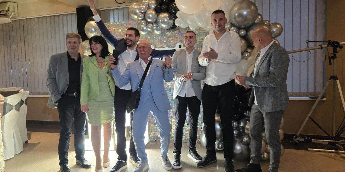 Era Ojdanić sa porodicom