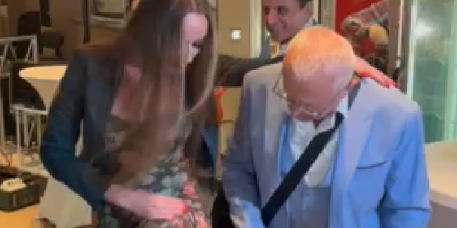 Pevačici vrisnuli halteri, Era se za grudi hvata: "Ovakve čarape ima moja devojka"