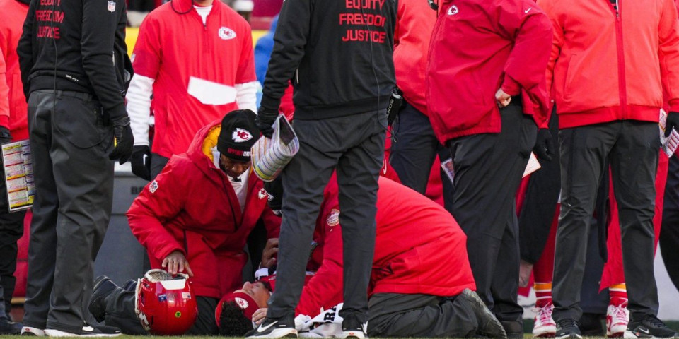 Čifsi u agoniji, Patrik Mahoms doživeo najgoru povredu