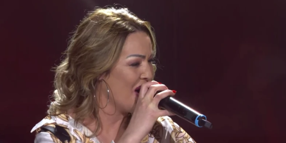 "Bilo je ili intimni odnosi ili da...": Pevačica otkrila od koga je bila ucenjena