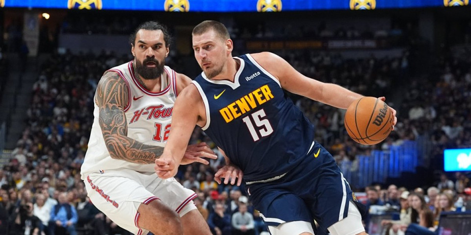 Ceo svet gleda i ne veruje - Sudija zbog Jokića ućutkao bahatu NBA legendu (VIDEO/FOTO)