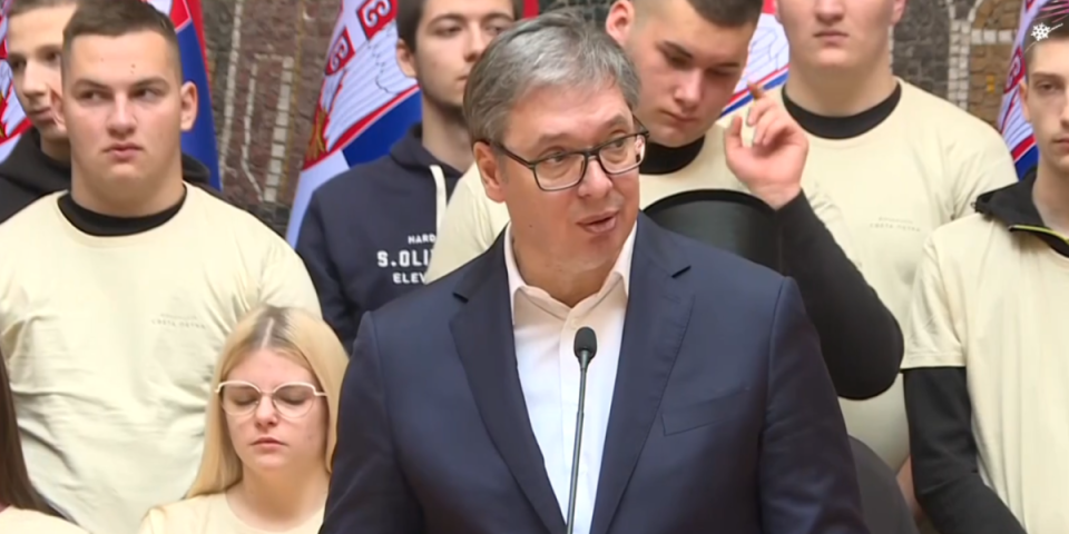 (VIDEO) Vučić sa učenicima iz Vukovara: Beograd je vaša kuća!