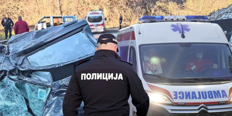 Horor kod Brusa! Devojka autom sletela niz liticu duboku 30 metara - poginula na licu mesta