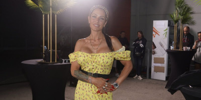 "Gurnuo me niz stepenice dok sam držala decu u rukama": Rijaliti učesnica preživela golgotu