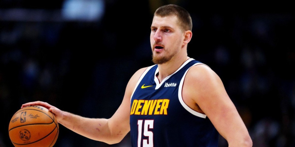 Nikola izašao iz automobila, svi pali na zadnjicu - Vozi zver koja košta 300.000 dolara