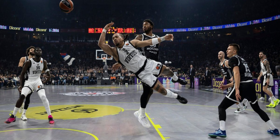 Haos u Areni posle debakla Partizana u Evroligi: "Grobari" žestoko izviždali igrače