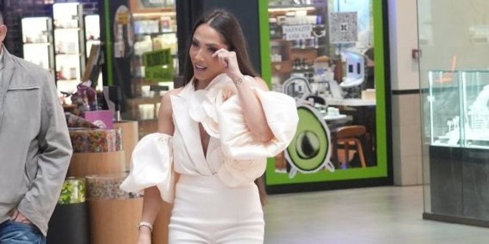 "Sve bih ih pobila": Pevačica burno reagovala na pitanje o majčinstvu